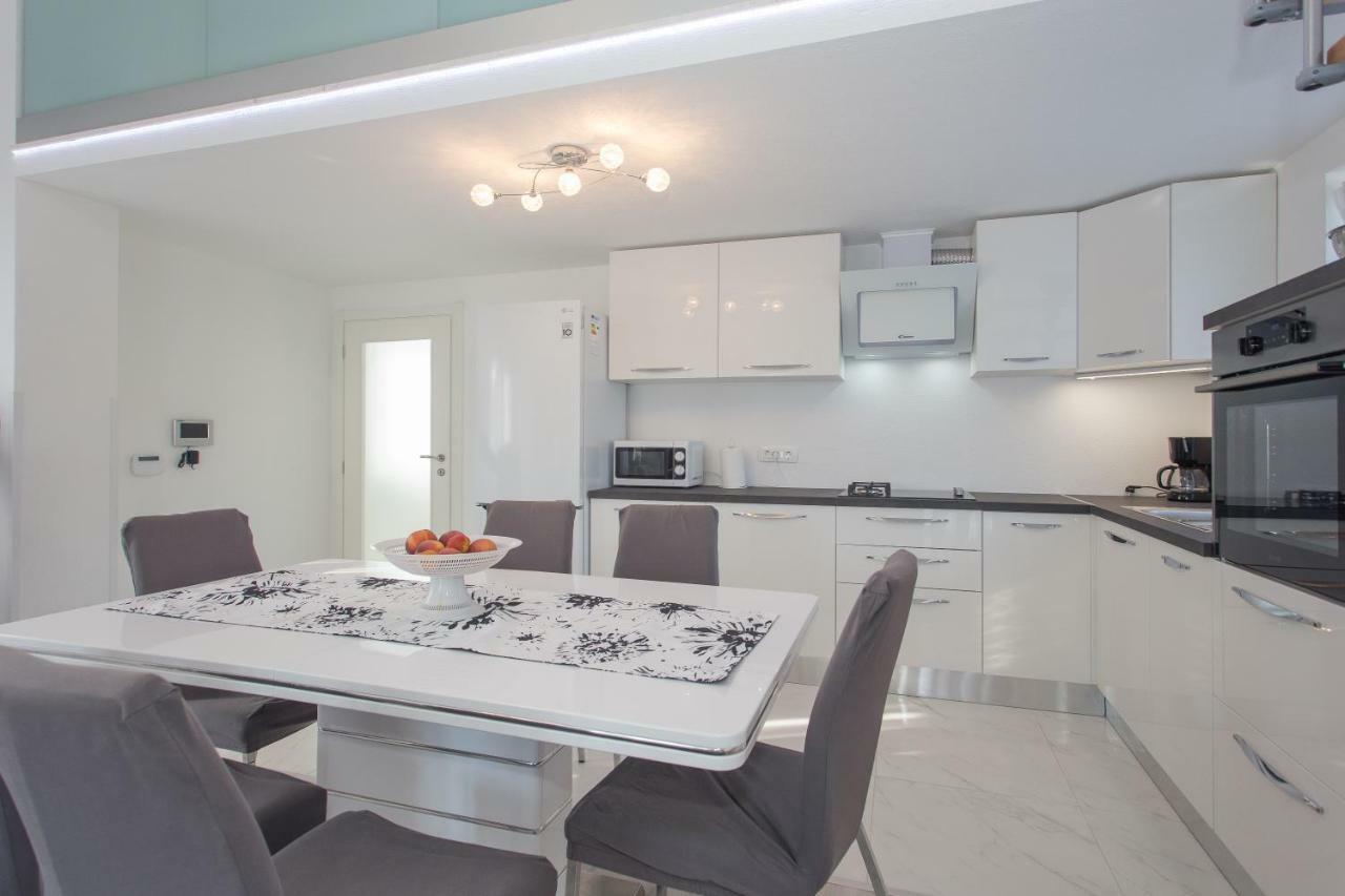 Villa Supuk Vinišće Екстериор снимка